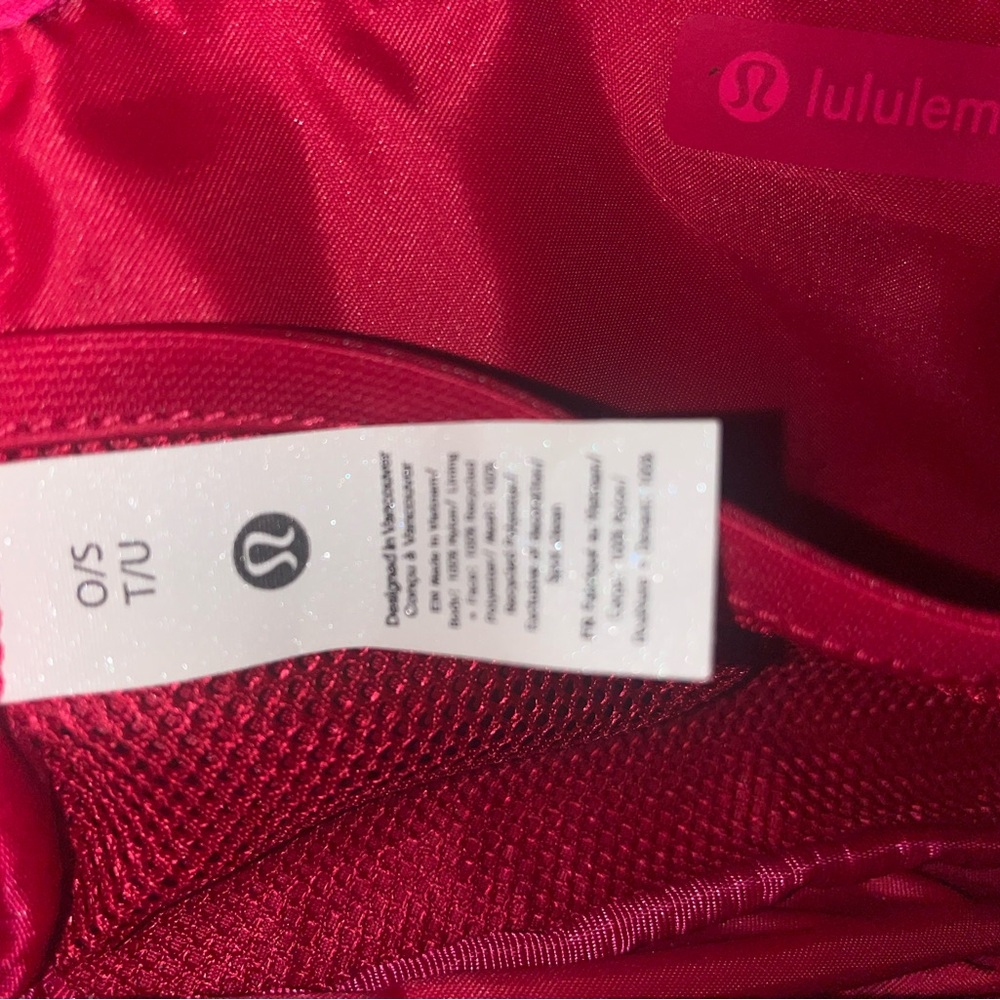 Lululemon Everywhere Belt Bag 1L - Vibrant Red - Picture 5 of 6